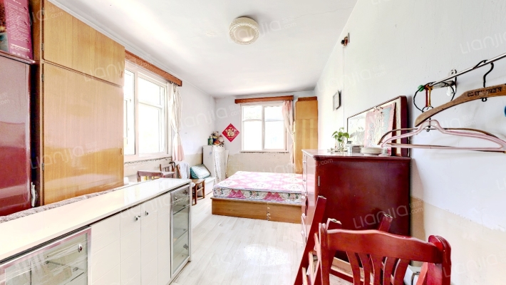 奇山东街二手房实景图