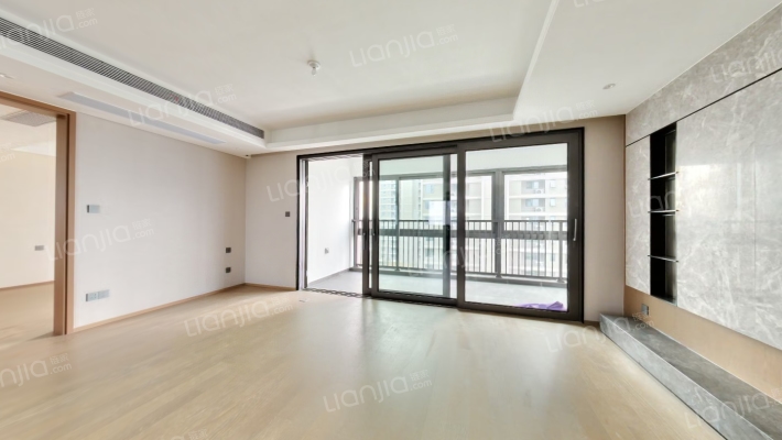 华发仁恒河滨雅苑二手房实景图