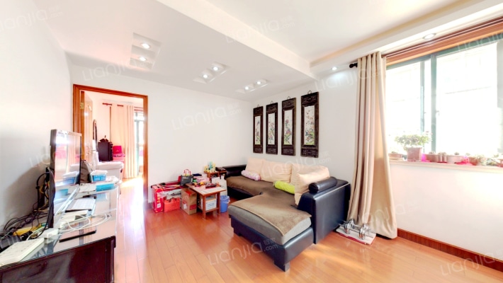 沁秋小区二手房实景图