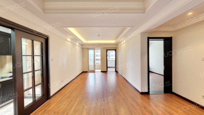 融创凡尔赛领馆四期二手房实景图