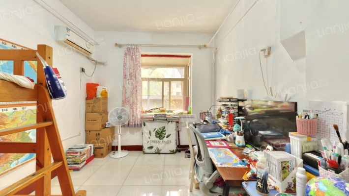 安装工程公司宿舍二手房实景图