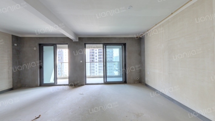 时代云图里二手房实景图