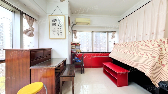 汤臣中心二手房实景图