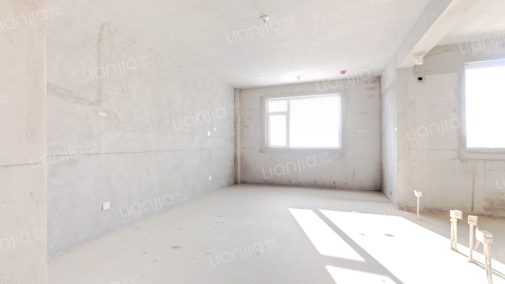 桦林彩雲城二手房实景图