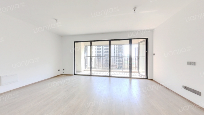 金茂悦玺云二手房实景图