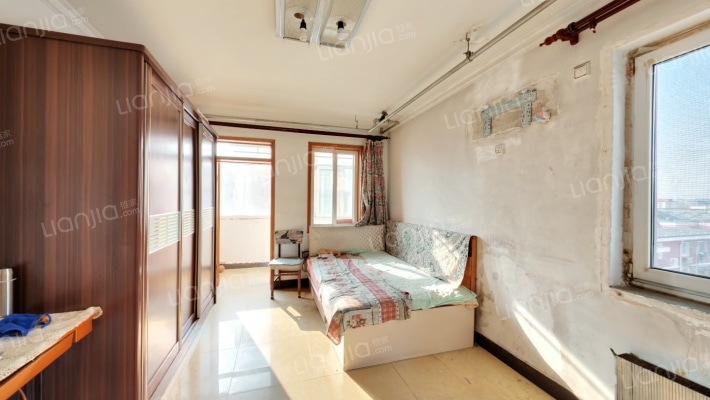 安装宿舍二手房实景图