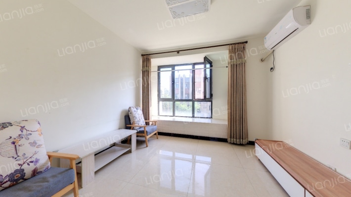 东亚朗悦居二手房实景图