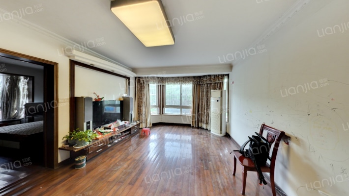 新天地二手房实景图