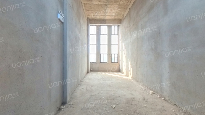 卫真农贸城二手房实景图