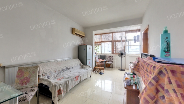 艺波小区二手房实景图