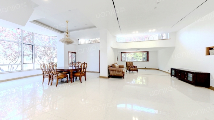 伊顿山庄二手房实景图