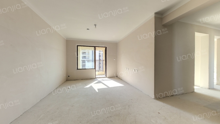 中梁龙玺台二手房实景图