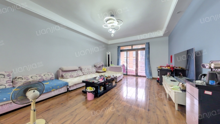 锦泰河畔二手房实景图