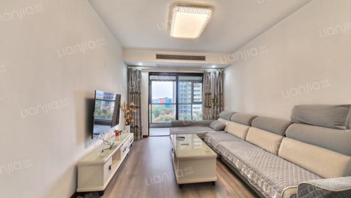 纯水岸东湖三期二手房实景图