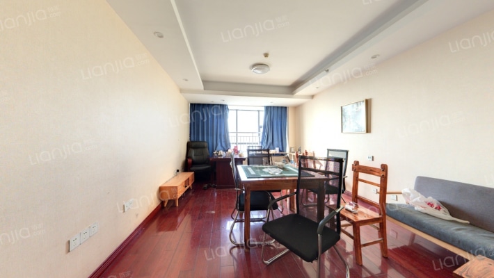 乔克国贸中心二手房实景图