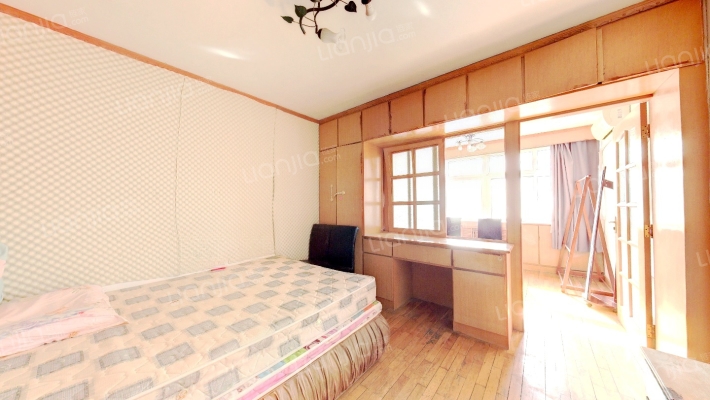 新亚花园二手房实景图