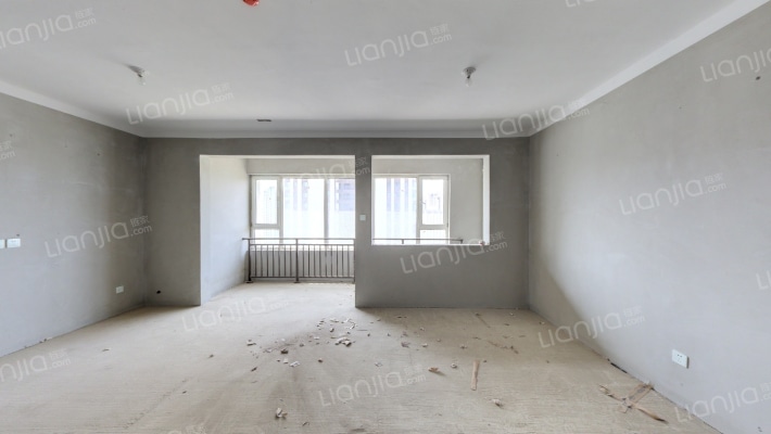 绿地智慧金融城C地块二手房实景图