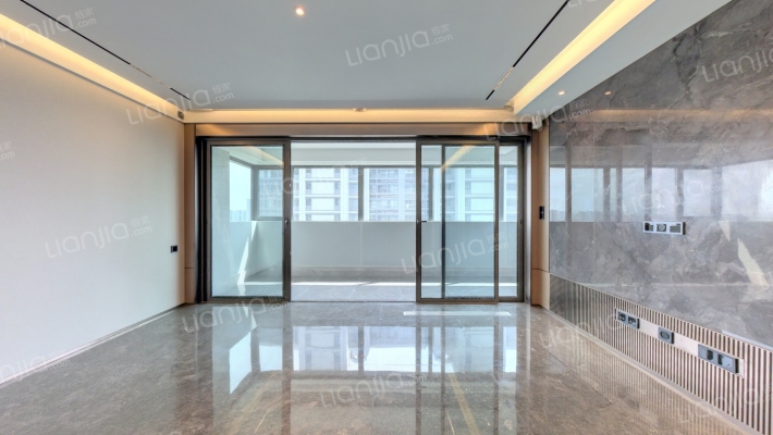 翡丽铂湾二手房实景图