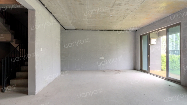 保利云上悠境花园二手房实景图