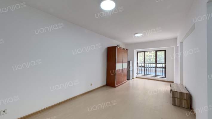 蓝江晶品阁二手房实景图