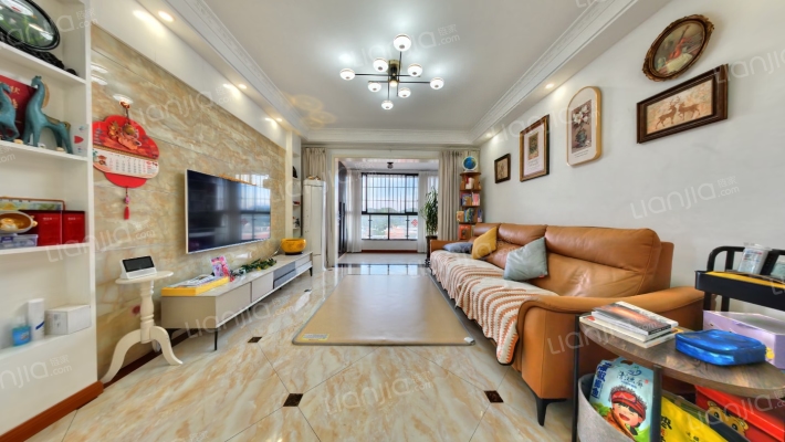 七彩城二手房实景图