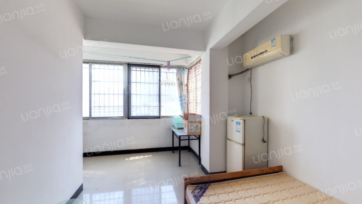 华文学院二手房实景图