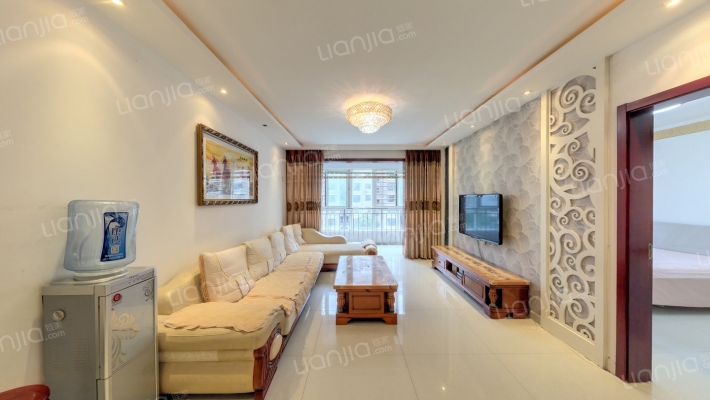 荣域铂庭二手房实景图