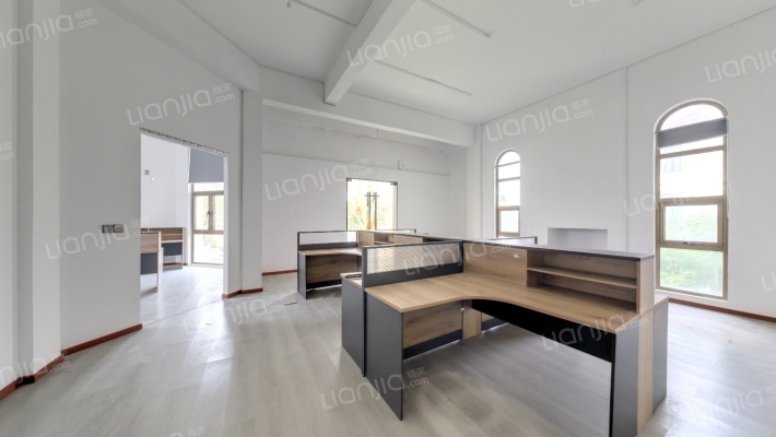 棕榈滩高尔夫别墅二手房实景图