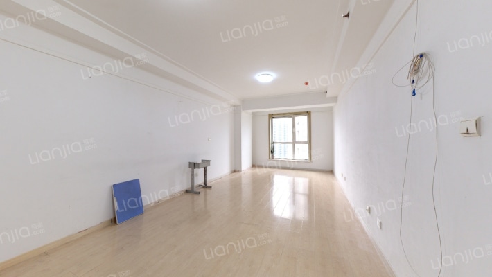 世元国际公寓二手房实景图