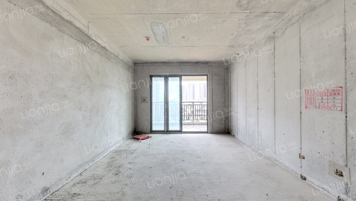 中路雅苑二手房实景图