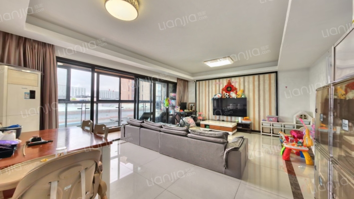 蓝光金悦城二手房实景图