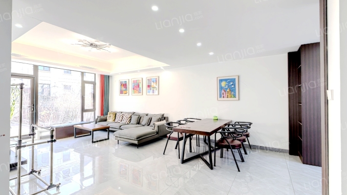 香槟小镇二手房实景图