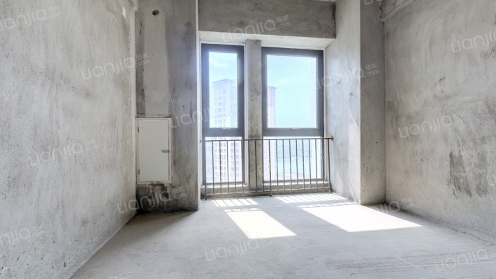 万达CBD中心二手房实景图