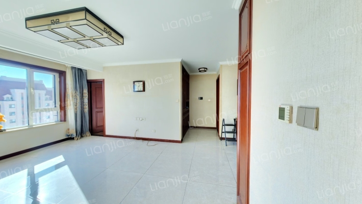 盛雅佳苑二手房实景图