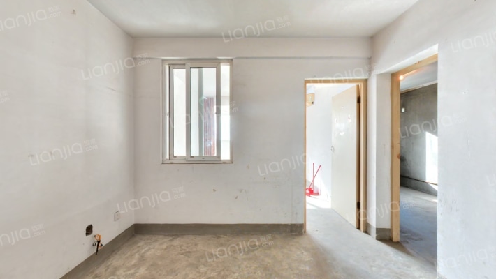 跃龙小苑二手房实景图