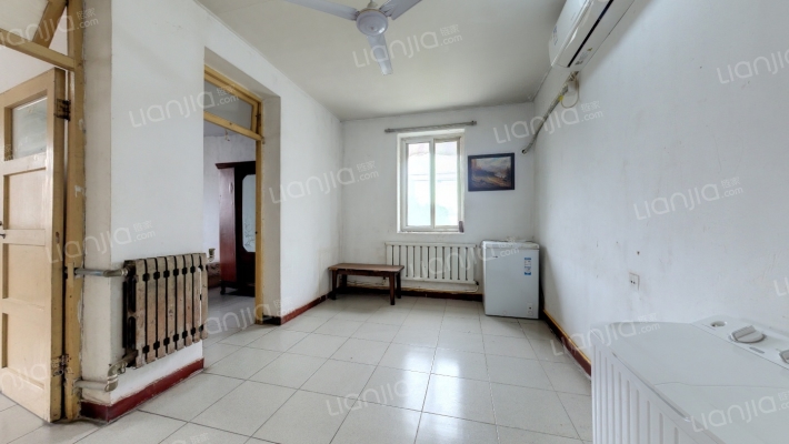 陕建机第三社区二手房实景图