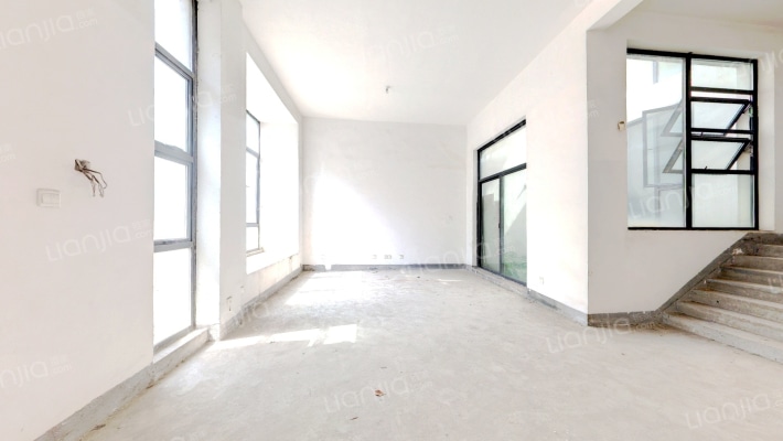 依云水岸二手房实景图