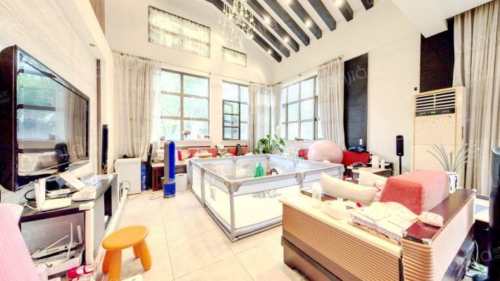 麓山国际塞尔维蒙二手房实景图