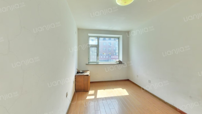 万龙第五城B区二手房实景图