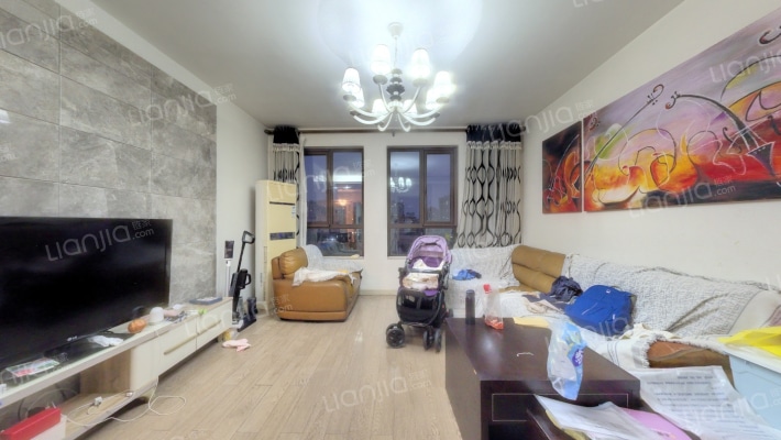 普罗旺世塞纳维斯二手房实景图