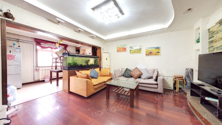 东李新苑二手房实景图