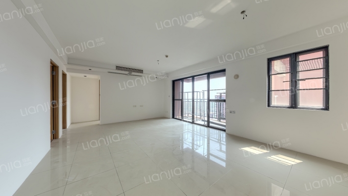 万科金域中央C区二手房实景图