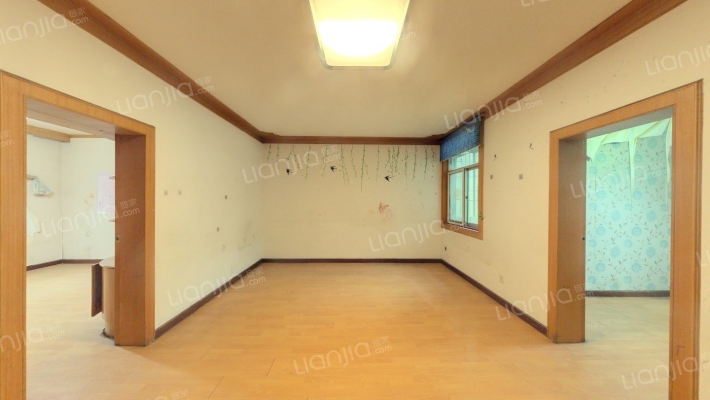 青峰农资综合楼二手房实景图