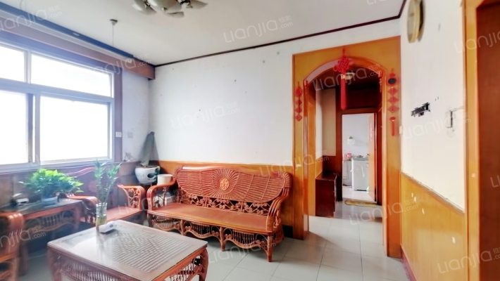 卫校家属楼二手房实景图