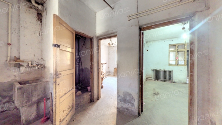 劳动路8号院二手房实景图