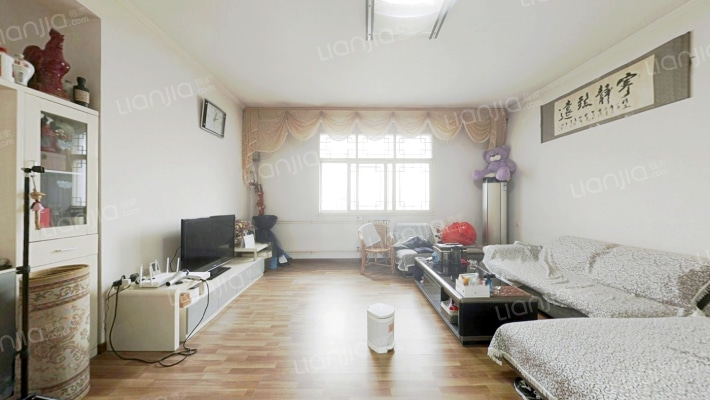 腾飞市政家属院二手房实景图