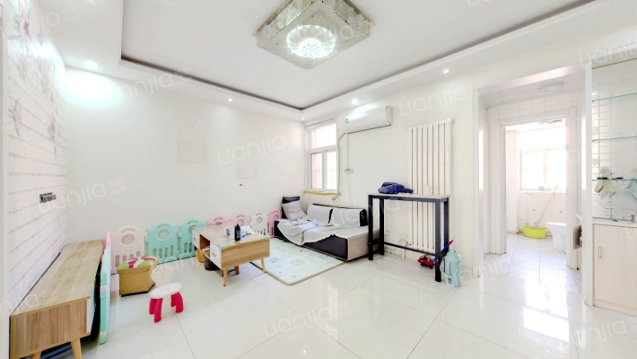 东升龙华园C区二手房实景图