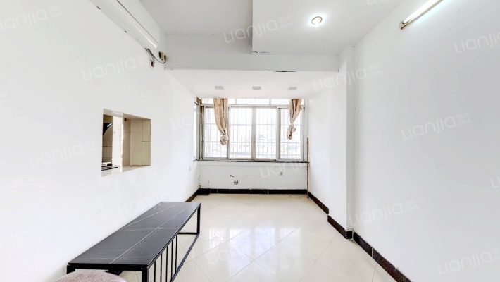 革新路110号大院二手房实景图