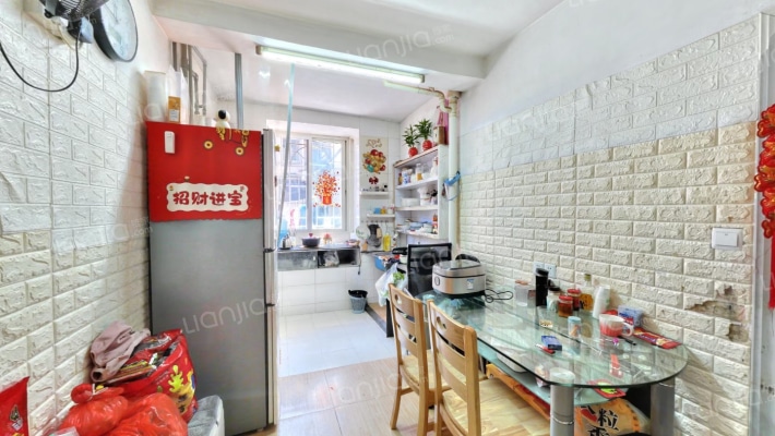 一开小区二手房实景图
