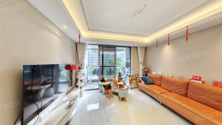 翡翠城四期二手房实景图